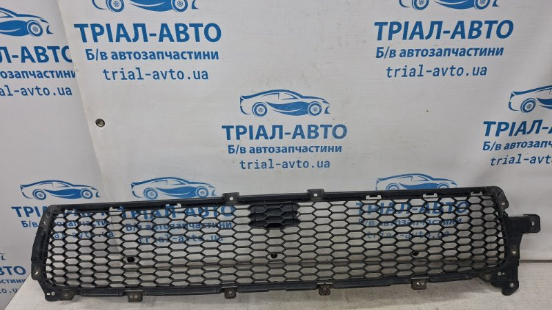 Решетка бампера центральная Mitsubishi Outlander XL 2.2 DIESEL 4HK 2007 (б/у) Київ - зображення 1