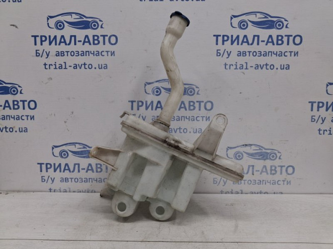 Бачок омывателя Toyota Auris E150 1.6 БЕНЗИН 1ZRFAE 2006 (б/у) Київ - зображення 3