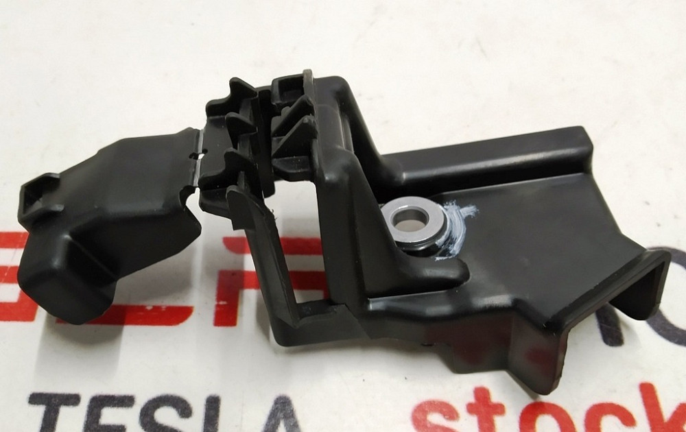 Крышка боковая блока электронных предохранителей Tesla model X 1112379-01-Y Київ - зображення 1