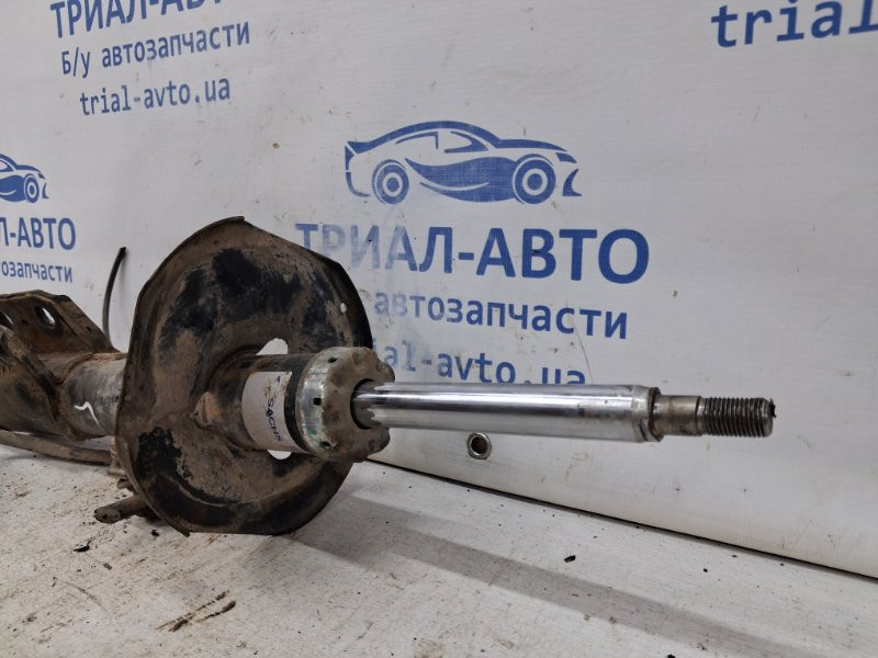 Амортизатор передний левый Toyota Avensis T25 1.8 БЕНЗИН 1ZZFE 2002 (б/у) Київ - зображення 2