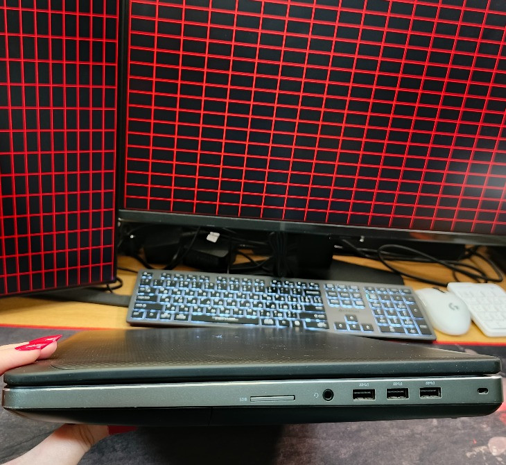 Ноутбук Dell Precision 7720 IPS 17.3 i7 AMD Radeon Pro WX 4130 Київ - зображення 5