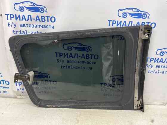 Стекло в кузов заднее правое Mitsubishi Pajero Wagon 3 3.2 ДИЗЕЛЬ 4M41 1999 (б/у) Київ