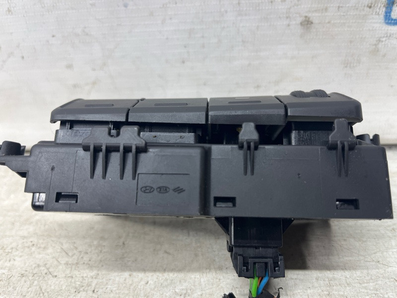 Кнопки управления Hyundai I30 2011-2017 93320A6250RY (Арт. 70335) Київ - зображення 3