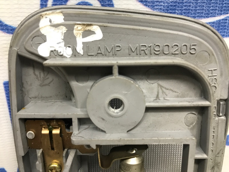 Плафон задний Mitsubishi Pajero Sport K9 2.5 DIESEL 4D56 1996 (б/у) Київ - зображення 3