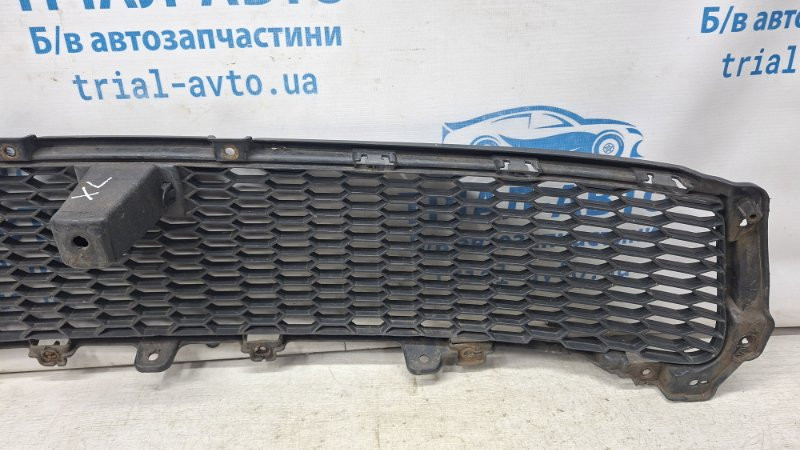 Решетка бампера центральная Mitsubishi Outlander XL 2.2 DIESEL 4HK 2007 (б/у) Київ - зображення 6