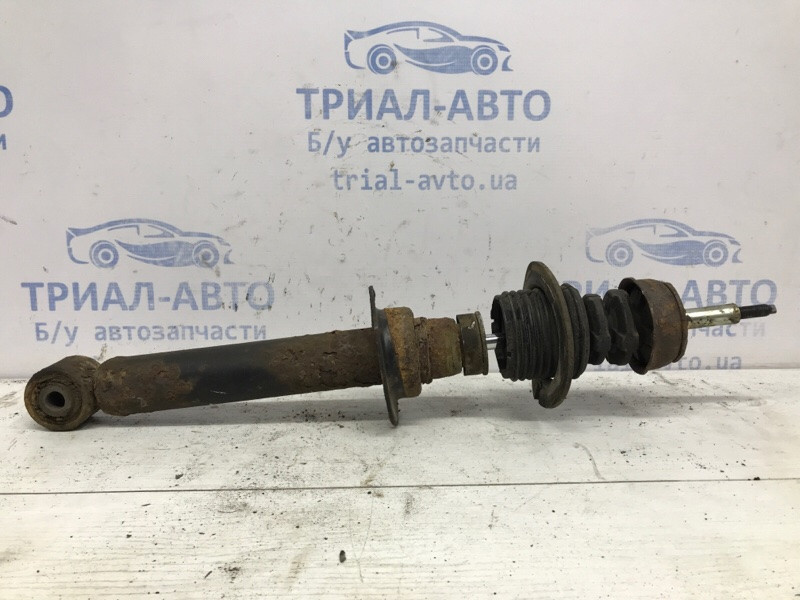 Амортизатор Передний Mitsubishi Pajero Wagon 3 3.2 ДИЗЕЛЬ 4M41 1999 (б/у) Киев - изображение 1