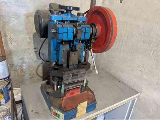 Тигельний вирубник пластикових карток Надвірна