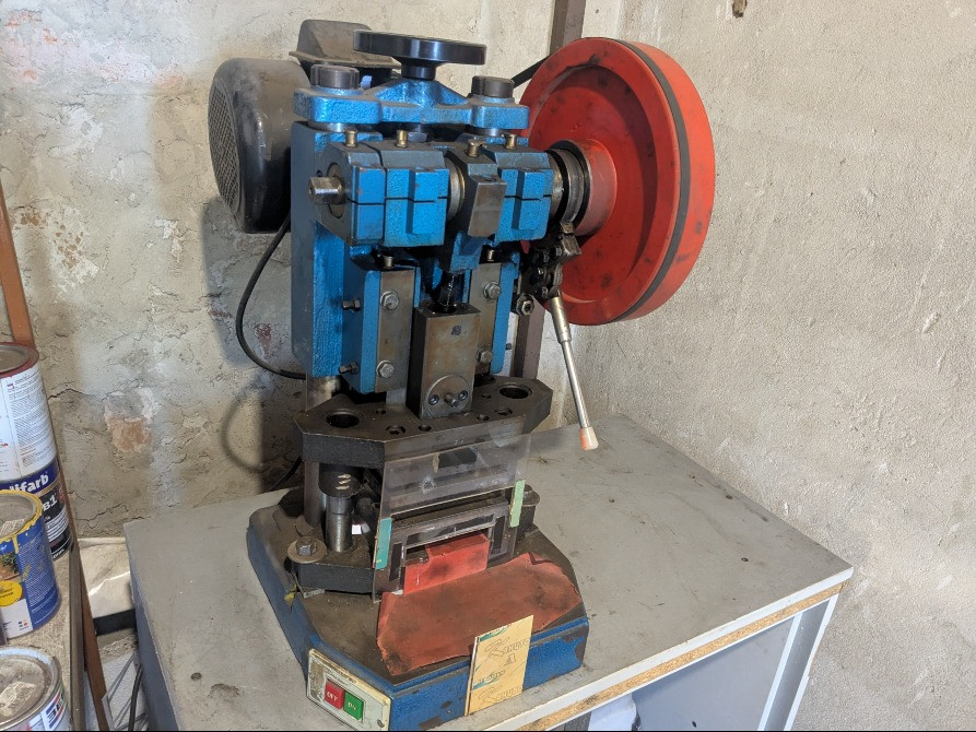 Тигельний вирубник пластикових карток Надвірна - зображення 3