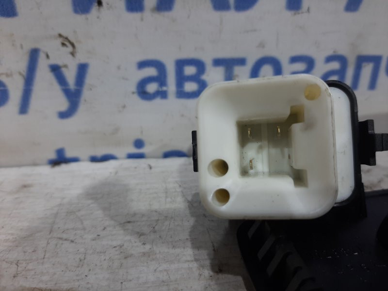 Кнопка стеклоподъемника Mitsubishi Pajero Wagon 3 3.2 ДИЗЕЛЬ 4M41 1999 (б/у) Киев - изображение 3