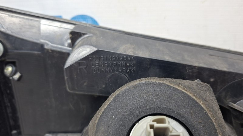 Фонарь задний внутренний правый Mitsubishi Outlander XL 2.2 DIESEL 4HK 2007 (б/у) Київ - зображення 5