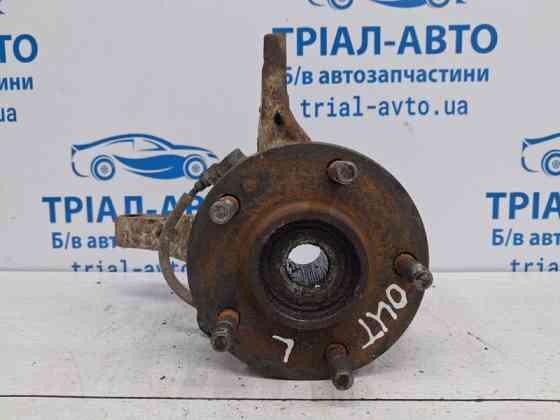 Кулак поворотный левый со ступицей Mitsubishi Outlander CU 2.4 БЕНЗИН 4G69 2003 (б/у) Киев