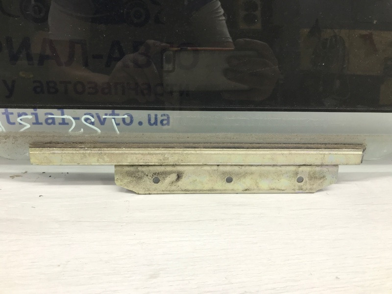 Стекло двери заднее правое Toyota Avensis T25 1.8 БЕНЗИН 1ZZFE 2002 (б/у) Киев - изображение 2