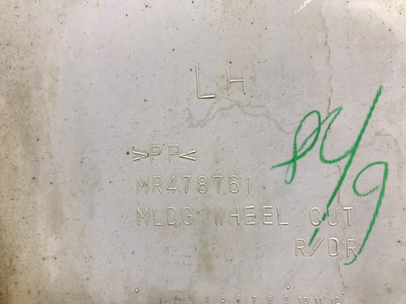 Накладка двери Mitsubishi Pajero Wagon 3 3.2 ДИЗЕЛЬ 4M41 1999 задн. лев. (б/у) Київ - зображення 8