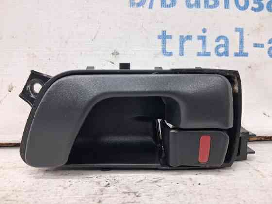 Ручка двери внутренняя левая Mitsubishi Pajero Wagon 3 3.2 ДИЗЕЛЬ 4M41 1999 (б/у) Київ