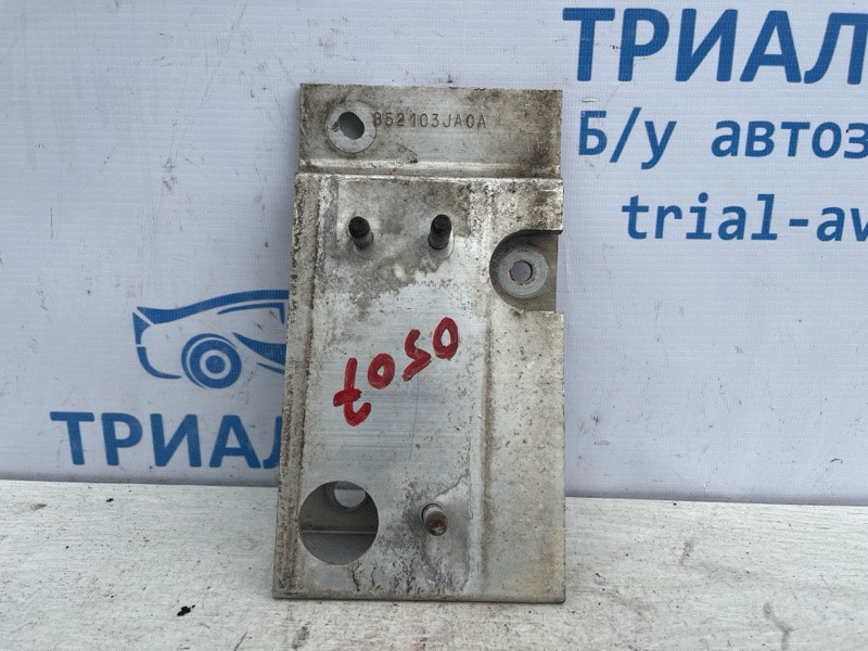 Кронштейн усилителя заднего бампера Infiniti QX60 L50 3.5 БЕНЗИН VQ35DE 2013 прав. (б/у) Киев - изображение 1