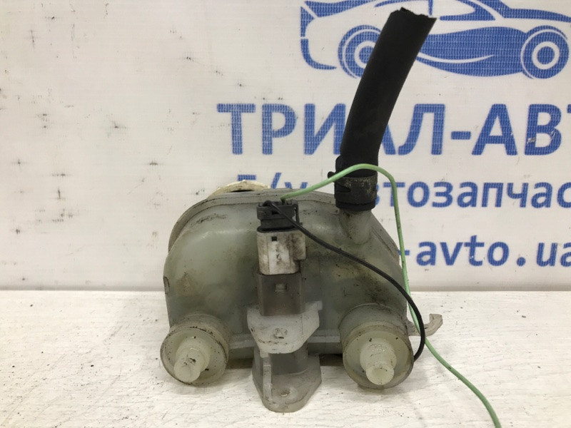 Бачок главного тормозного цилиндра Toyota Avensis T27 1.8 БЕНЗИН 2ZRFAE 2009 (б/у) Киев - изображение 2