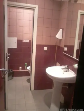 Лук'янівка метро, вул Деревлянська 8, офіс 20м Киев