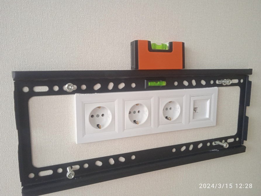 Домашний мастер Одесса, муж на час, электрик, монтаж телевизора на стену Одеса - зображення 10