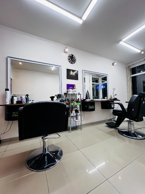 Робочий стіл перукаря / барбера у стилі лофт. Меблі з металевих бочок для барбершопу, салону краси Київ - зображення 2