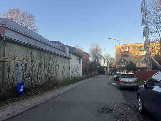 Продаж будівлі 390,5 кв.м. під будь-який бізнес  в центр. парку Чопа Чоп