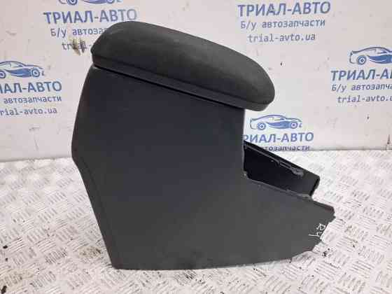 Подлокотник Toyota Auris 2006-2012 5891002260B1 (Арт. 65443) Киев