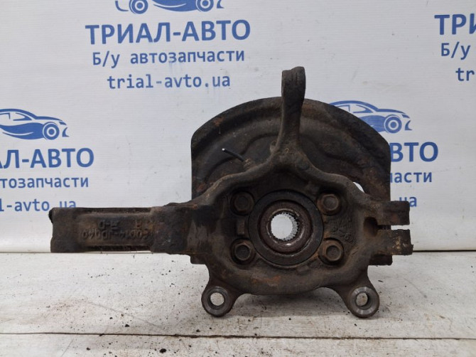 Кулак поворотный правый со ступицей Nissan Qashqai J10 2.0 БЕНЗИН MR20DE 2006 (б/у) Київ - зображення 1