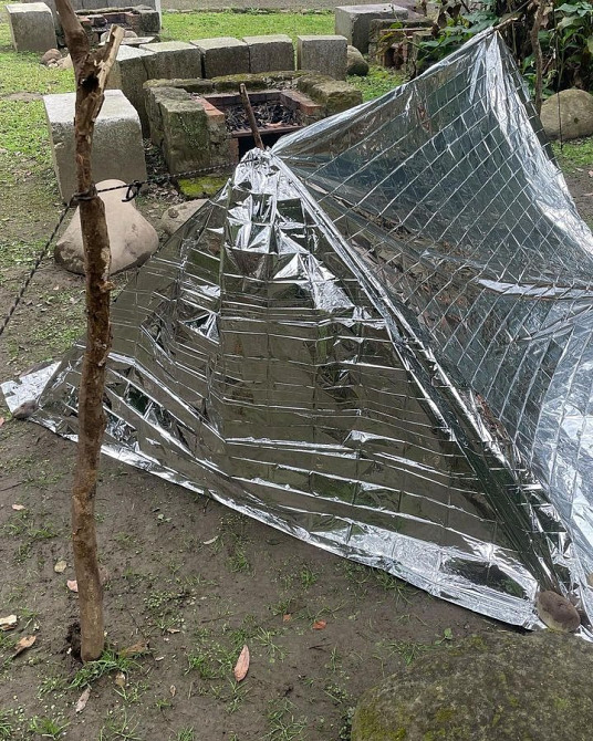 Спасательное одеяло 130×210 мм аварийное покрывало из фольги Київ - зображення 6