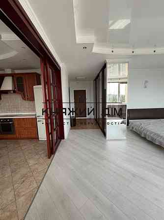 Велика квартира в новому будинку на Лівобережній № 11198684 Киев