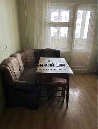 Продаж 3 кімнатної вул. Вишняківська ст м Харківська Київ