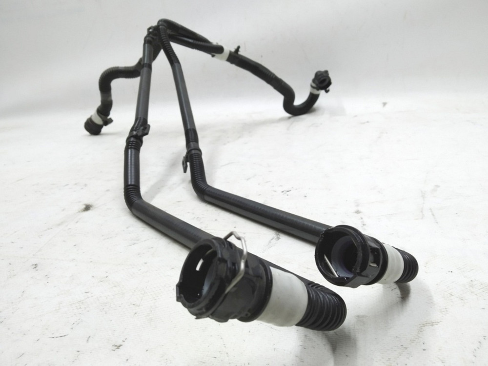 1Патрубок системы охлаждения теплообменник (Chiller)-батарея (RWD) Tesla model 3 1077579-00-E Киев - изображение 2