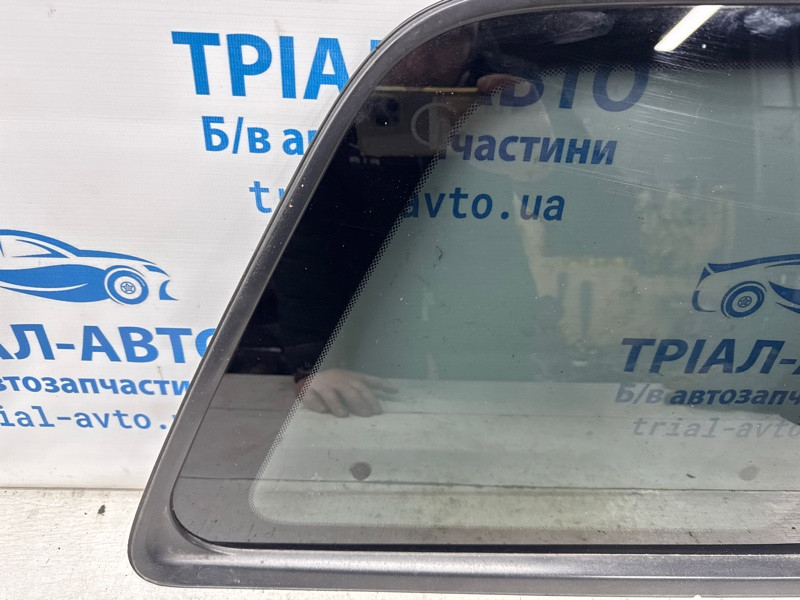 Стекло в кузов заднее правое Mitsubishi Outlander CU 2.4 БЕНЗИН 4G69 2003 (б/у) Киев - изображение 3