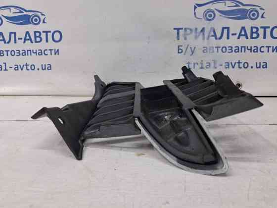 Решетка радиатора Mitsubishi Outlander CU 2.4 БЕНЗИН 4G69 2003 прав. (б/у) Киев