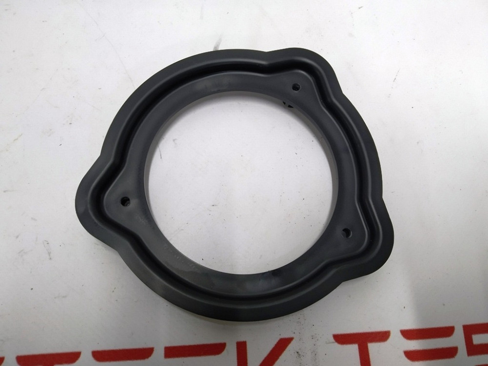 Крепление динамика аудиосистемы к полке багажного отсека Tesla model 3 1079742-00-A Киев - изображение 1