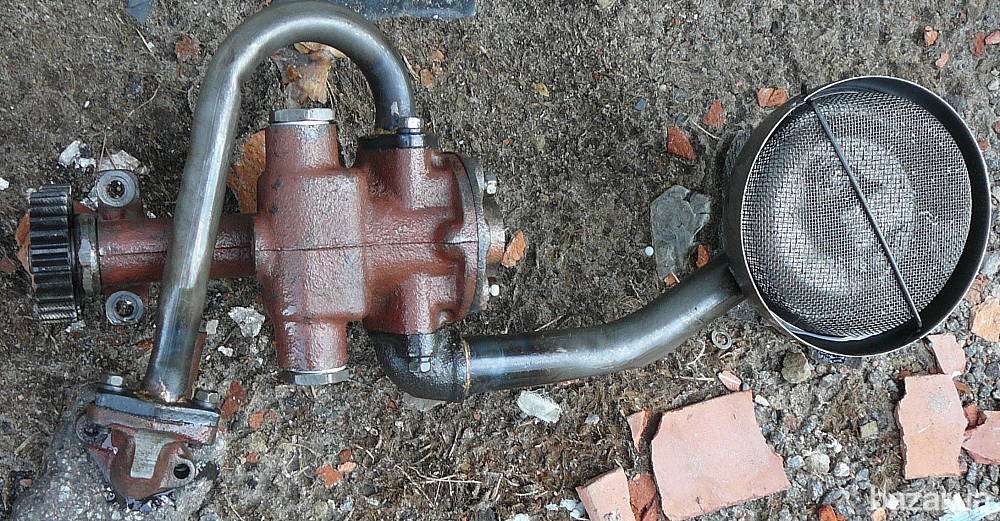 Насос масляный двигателя ЯАЗ-204 Полтава - изображение 1