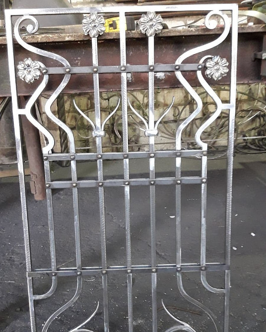 Решетки на окна и двери изготовить Кривой Рог Кривий Ріг - зображення 1