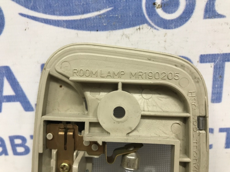 Плафон задний Mitsubishi Pajero Sport K9 3.0 БЕНЗИН 6G72 1996 (б/у) Київ - зображення 3