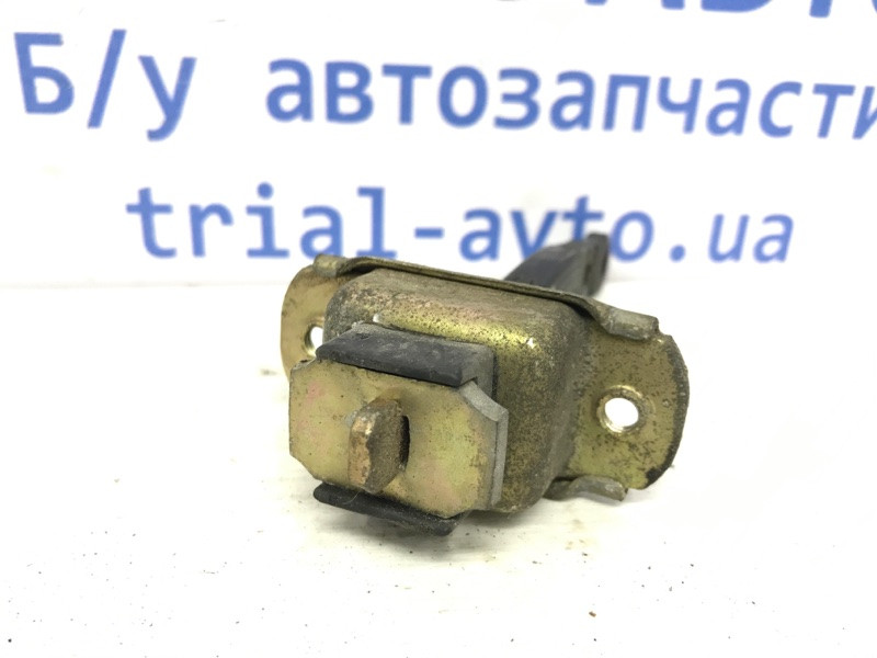 Ограничитель двери задний левый Mitsubishi Pajero Sport K9 2.5 DIESEL 4D56 1996 (б/у) Киев - изображение 2