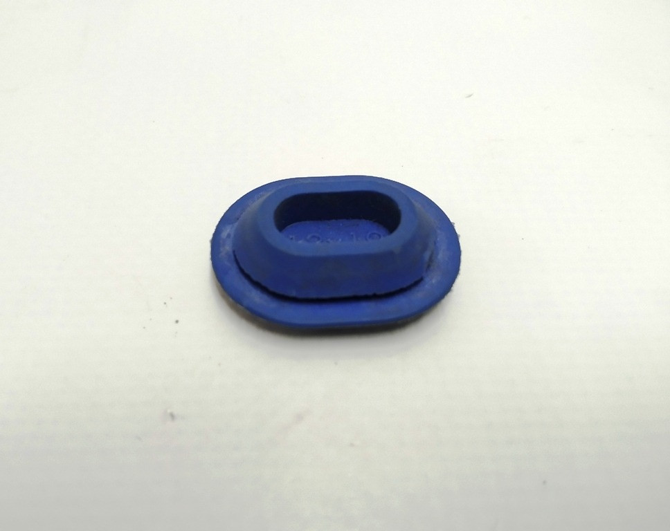 Заглушка резиновая (13мм x 19мм) Tesla model 3, model X 1133968-00-B Киев - изображение 1