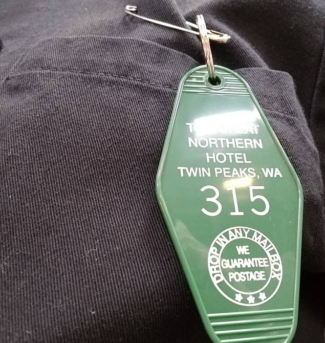 Брелок агента Купера из сериала "Твин Пикс" номер 315 Київ - зображення 5