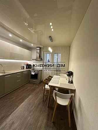 3-кімнатна квартира 81 м#178; , Осокорки ,Чавдар, 28 ,Вид на озеро.ЖК Молодіжний квартал Киев