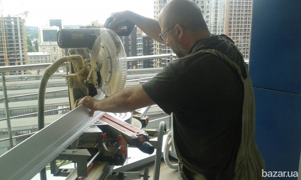 Монтаж установка плинтуса МДФ, деревянного в Киеве. Киев - изображение 1