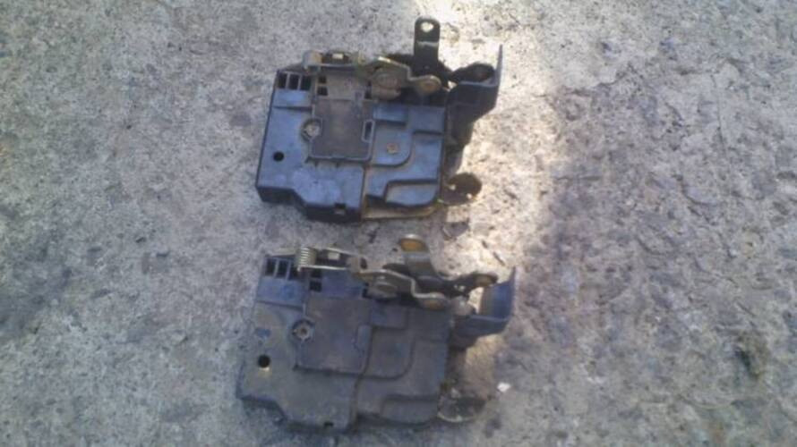 Замок задней левой двери 19065711 БМВ е-30 оригинал Вінниця - зображення 1