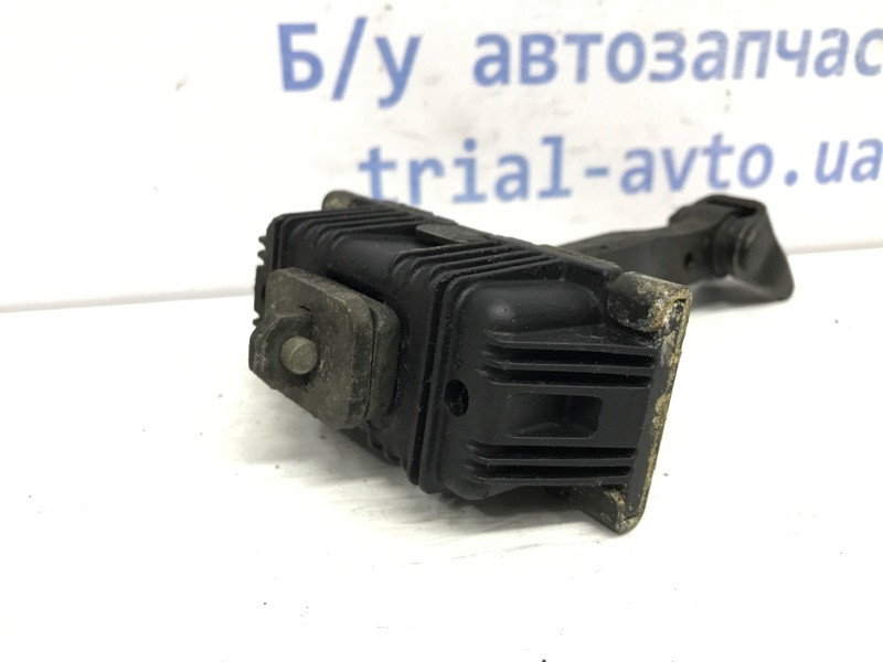 Ограничитель двери передний левый Toyota Avensis 2002-2010 6861005040 (Арт. 43067) Київ - зображення 2