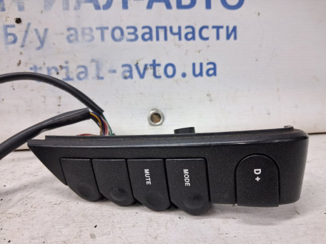 Кнопки руля SsangYong Rexton Y250 2.7 D27DT 2006 (б/у) Киев - изображение 3