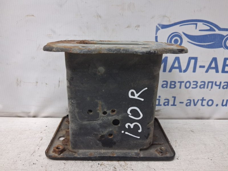 Кронштейн бампера передний правый Hyundai I30 2007-2012 647201H010 (Арт. 78204) Київ - зображення 1