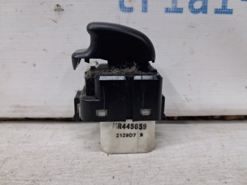 Кнопка стеклоподъемника Mitsubishi Pajero Wagon 3 3.2 ДИЗЕЛЬ 4M41 1999 (б/у) Київ - зображення 1