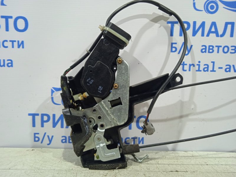 Замок двери передний правый Toyota Land Cruiser J100 1998 (б/у) Киев - изображение 2