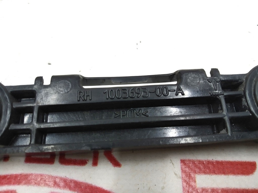 Направляющая накладки порога передняя правая с повреждением Tesla model S, model S REST 1003693-00-C Киев - изображение 4