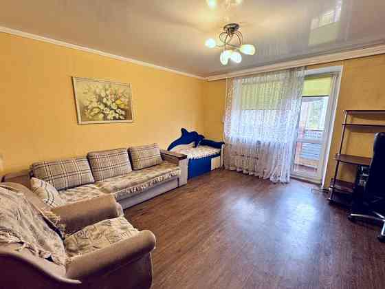 Продам 3-к квартиру в кирпичной высотке на ул. Калиновая (средина) Днепр