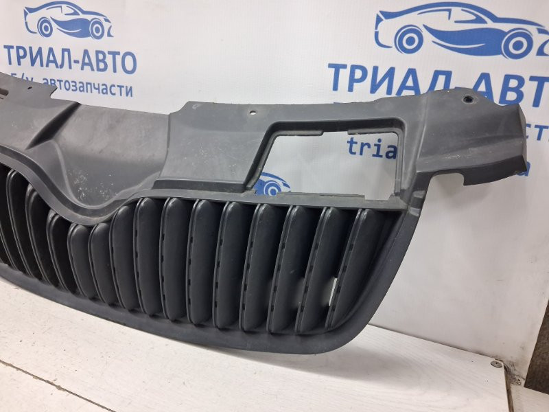 Решетка радиатора Skoda Fabia 2007-2014 5J0853668 9B9 (Арт. 78128) Київ - зображення 3
